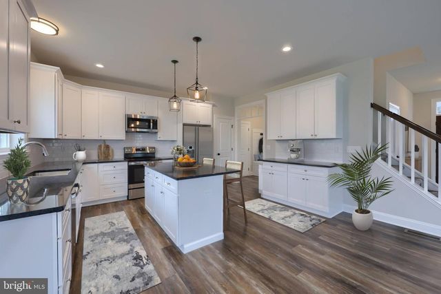 7393 YELLOW CHURCH RD, Seven Valleys, PA 17360