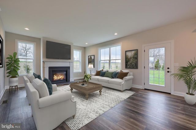 7393 YELLOW CHURCH RD, Seven Valleys, PA 17360