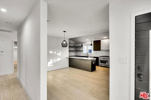 4122 S Bronson Avenue, Los Angeles, CA 90008