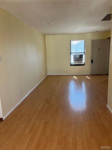 1863 High Sun Drive, Florissant, MO 63031