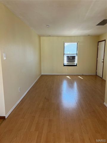 1863 High Sun Drive, Florissant, MO 63031