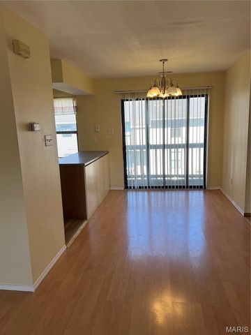 1863 High Sun Drive, Florissant, MO 63031