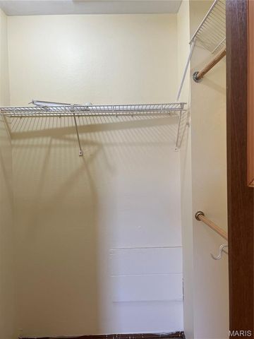 1863 High Sun Drive, Florissant, MO 63031