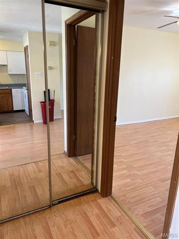 1863 High Sun Drive, Florissant, MO 63031