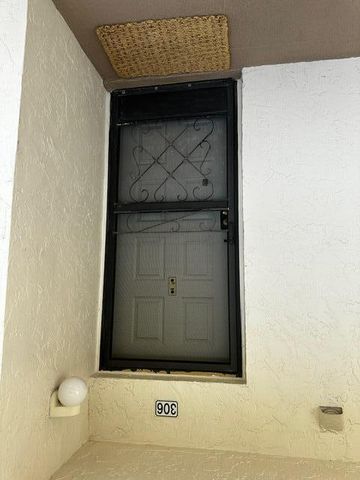 3186 Via Poinciana 306, Greenacres, FL 33467