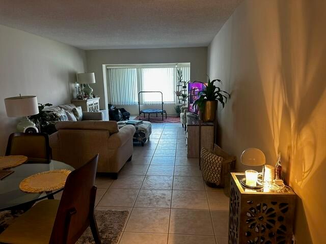 3186 Via Poinciana 306, Greenacres, FL 33467