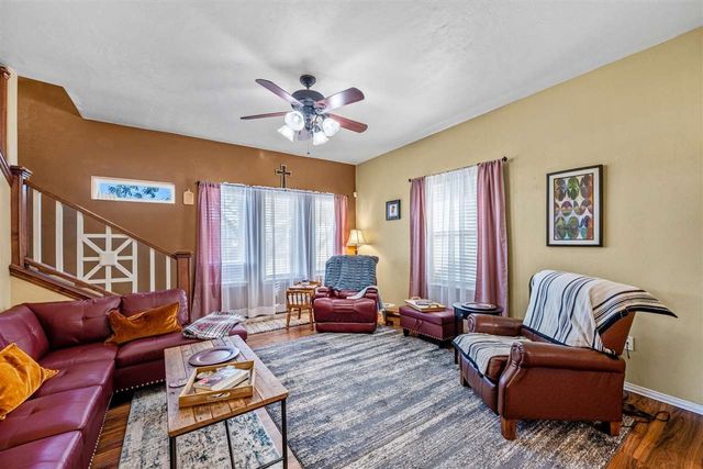 704 6th St, Elgin, OK 73538