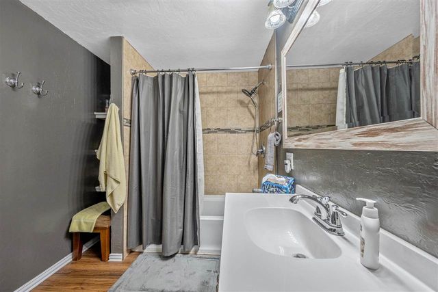 704 6th St, Elgin, OK 73538