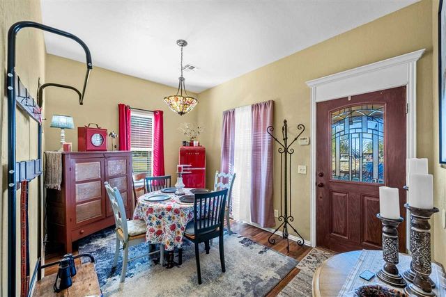 704 6th St, Elgin, OK 73538