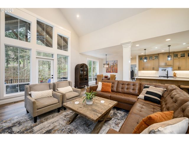 1160 BEDLINGTON Ter, Silverton, OR 97381