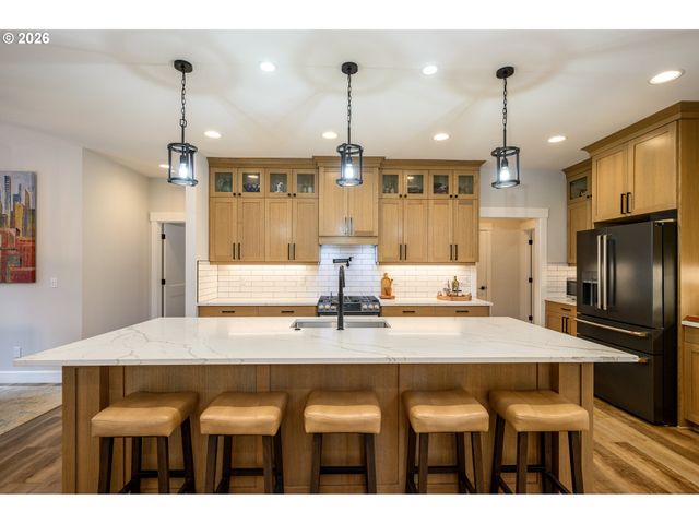 1160 BEDLINGTON Ter, Silverton, OR 97381