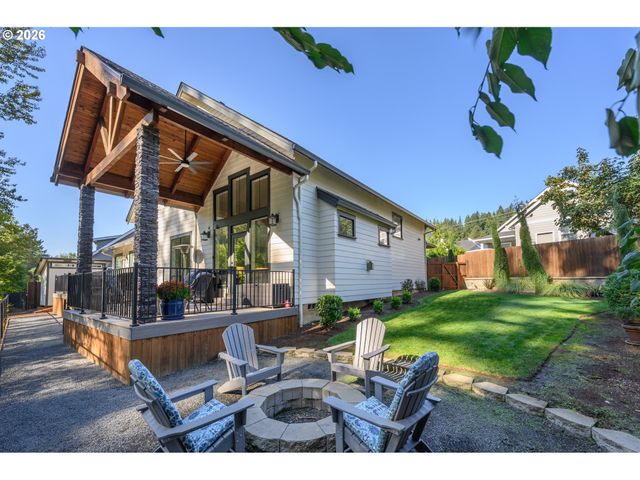 1160 BEDLINGTON Ter, Silverton, OR 97381