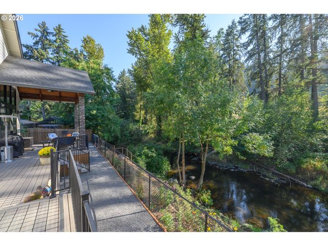 1160 BEDLINGTON Ter, Silverton, OR 97381