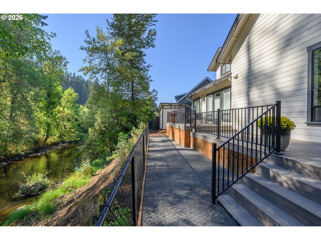 1160 BEDLINGTON Ter, Silverton, OR 97381