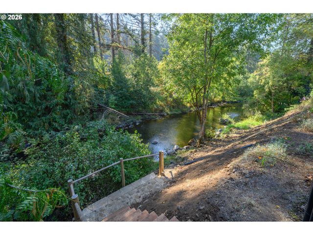 1160 BEDLINGTON Ter, Silverton, OR 97381