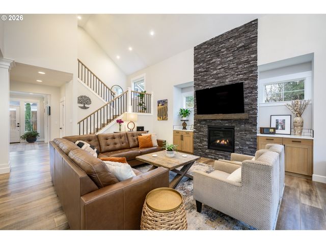 1160 BEDLINGTON Ter, Silverton, OR 97381