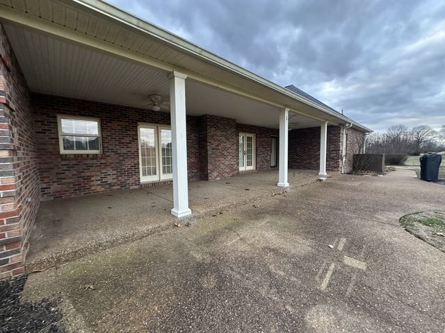 3608 Legacy Dr, Springfield, TN 37172