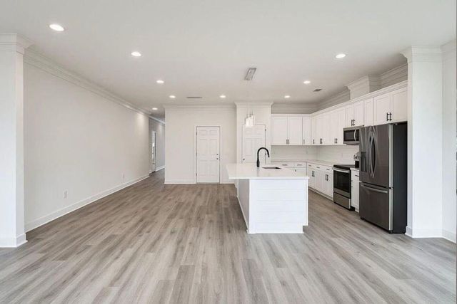 1904 Gumwood Boulevard, North Charleston, SC 29406