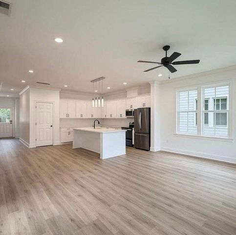 1904 Gumwood Boulevard, North Charleston, SC 29406