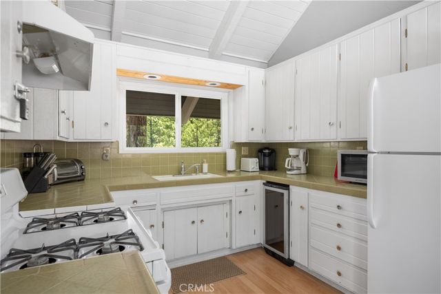 41747 Comstock Lane, Big Bear Lake, CA 92315