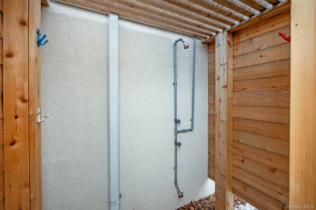 714-716 W Beech Main, Long Beach, NY 11561