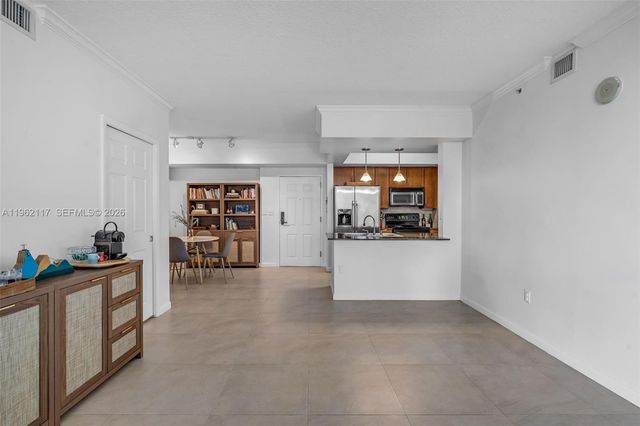 2000 N Bayshore Dr 909, Miami, FL 33137