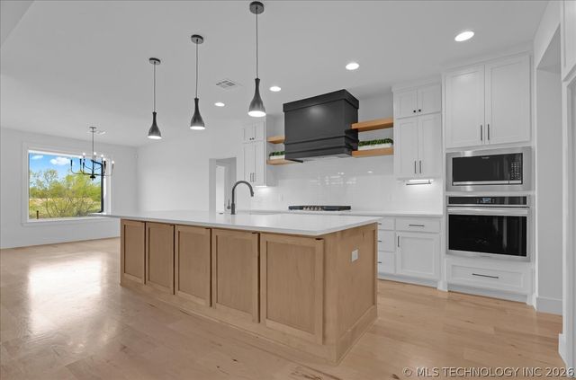 13722 S 20th Place E, Bixby, OK 74008