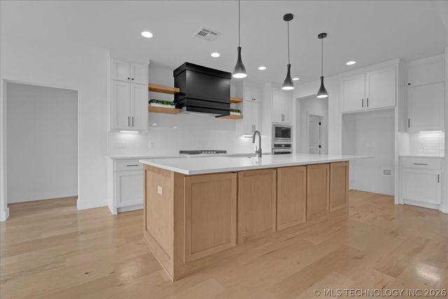 13722 S 20th Place E, Bixby, OK 74008