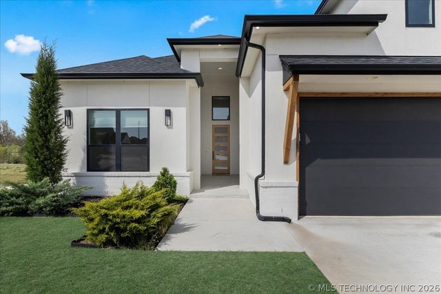 13722 S 20th Place E, Bixby, OK 74008