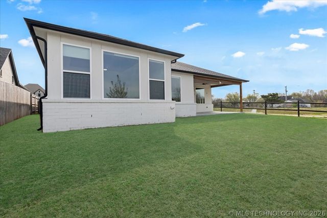 13722 S 20th Place E, Bixby, OK 74008