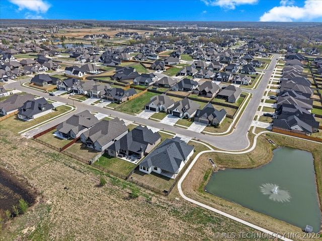 13722 S 20th Place E, Bixby, OK 74008