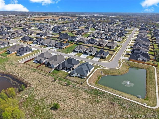 13722 S 20th Place E, Bixby, OK 74008