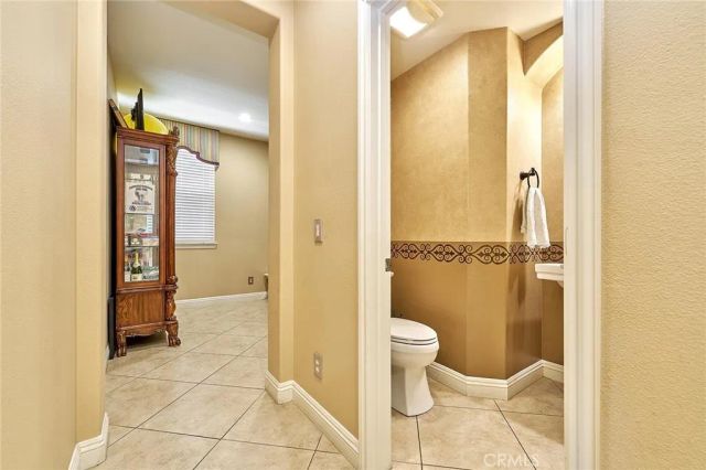 524 S Petunia, La Habra, CA 90631