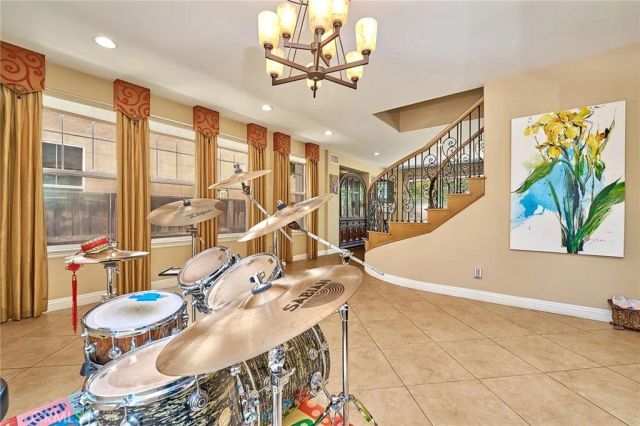 524 S Petunia, La Habra, CA 90631