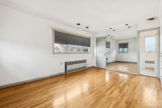 15 Baylis Place, Lynbrook, NY 11563