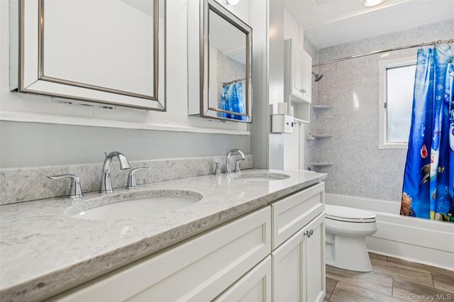 15 Baylis Place, Lynbrook, NY 11563