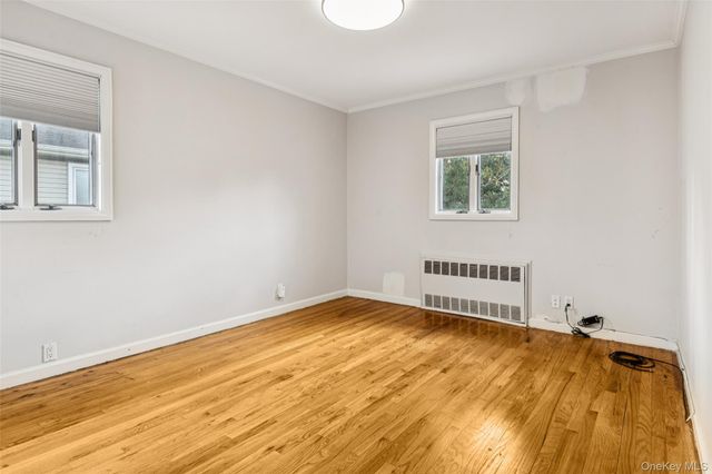 15 Baylis Place, Lynbrook, NY 11563