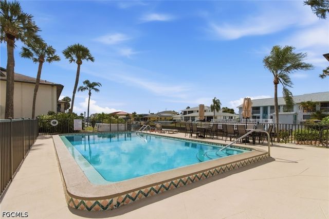3935 Country Club BLVD 22, Cape Coral, FL 33904