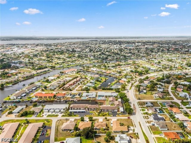 3935 Country Club BLVD 22, Cape Coral, FL 33904