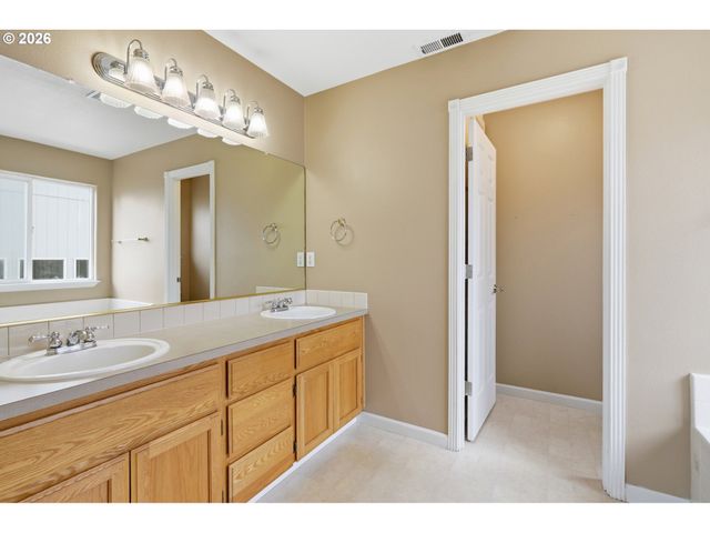 3611 Ne 111TH St, Vancouver, WA 98686