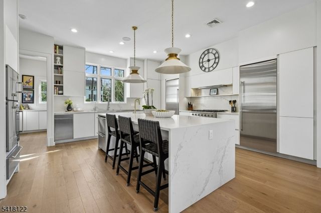 38 DEER PATH, Millburn Twp., NJ 07078