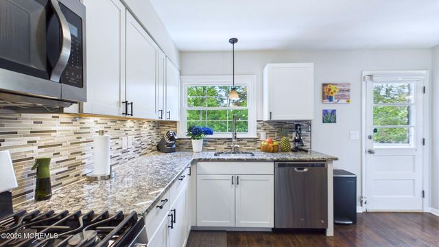 27 Rockland Road, Ewing, NJ 08638