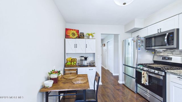 27 Rockland Road, Ewing, NJ 08638