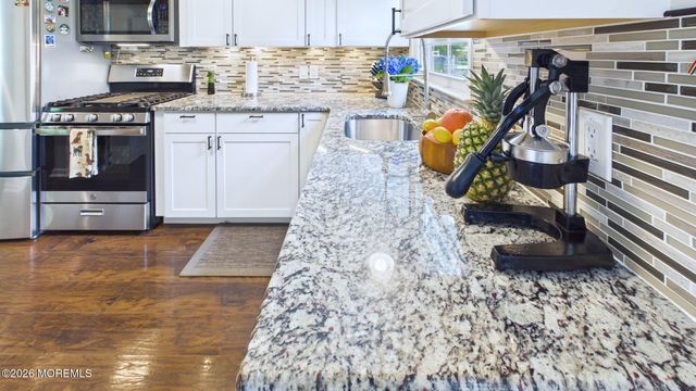 27 Rockland Road, Ewing, NJ 08638