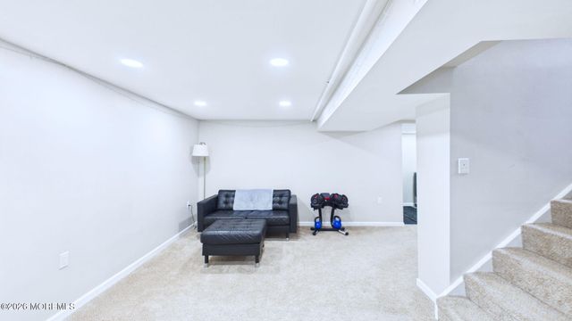 27 Rockland Road, Ewing, NJ 08638