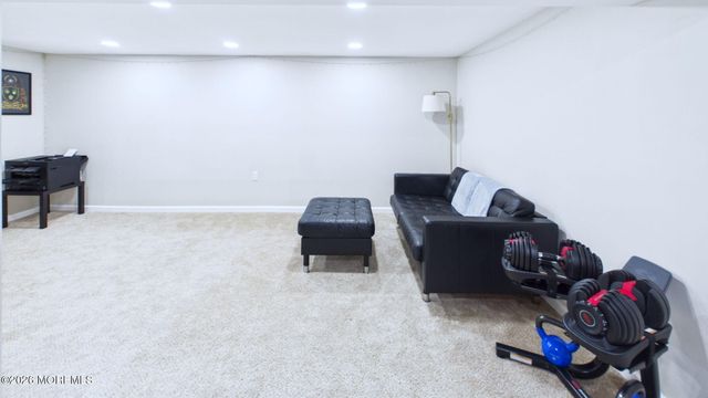 27 Rockland Road, Ewing, NJ 08638