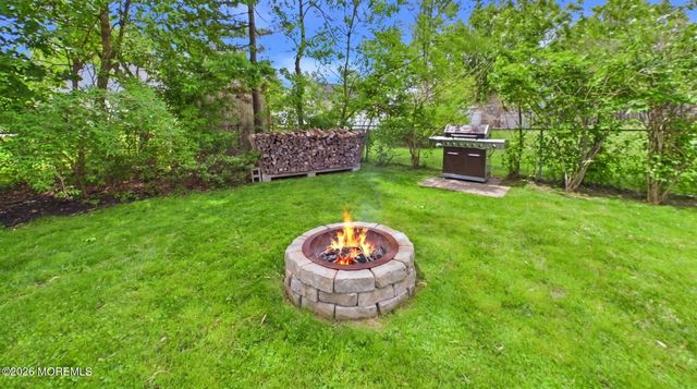 27 Rockland Road, Ewing, NJ 08638