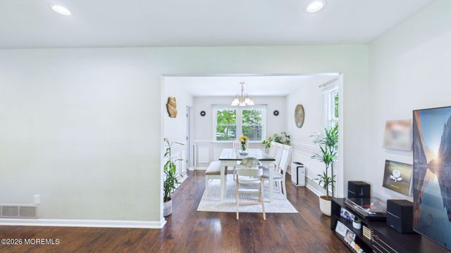 27 Rockland Road, Ewing, NJ 08638