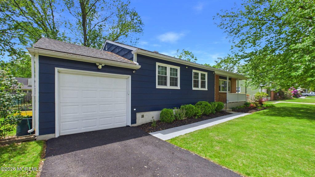 27 Rockland Road, Ewing, NJ 08638