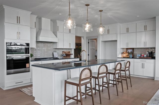 987 Buell Road, Rochester, MI 48363